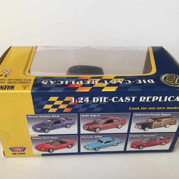 Motor Max 1:24 Collector's 1932 Ford Coupe (Custom) Die-Cast Replica Car Black - Picture 4 of 5